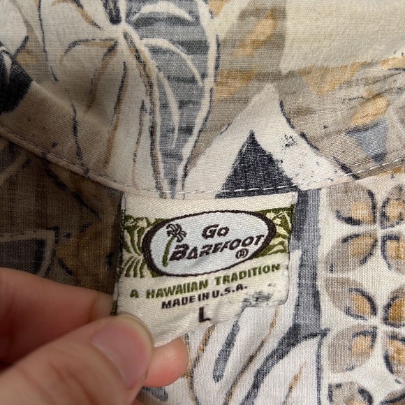 Go Barefoot Hawaiian Shirt Brown turtles Floral Button Up Reverse Print tribal - Picture 4 of 6